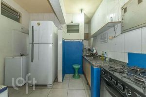 Image 6 - 886520