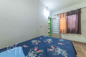 Image 11 - 886520
