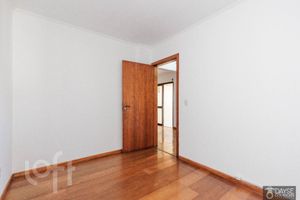 Image 7 - 886521