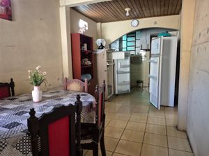 Image 5 - 886522