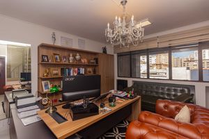 Image 14 - 886523