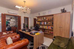 Image 16 - 886523