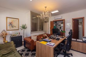 Image 17 - 886523