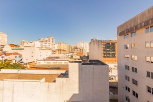 Image 3 - 886523