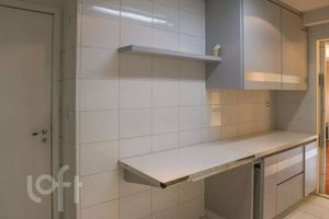 Image 7 - 886527