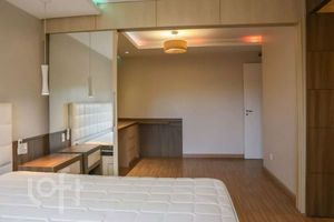Image 14 - 886527