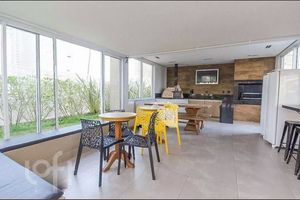 Image 32 - 886527