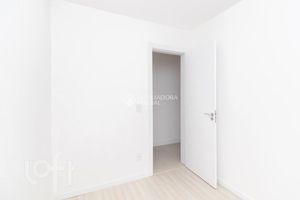 Image 31 - 886532