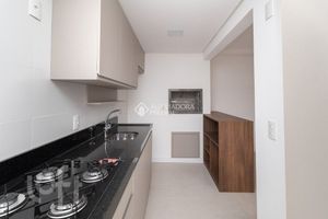 Image 10 - 886532