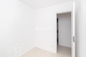 Image 33 - 886532