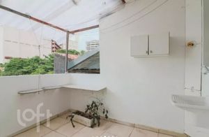 Image 10 - 886538