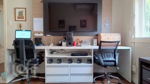 Image 15 - 886541