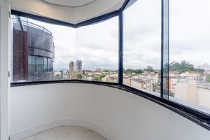 Image 17 - 886547