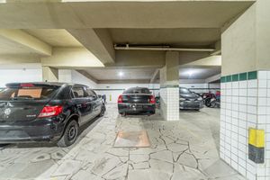 Image 25 - 886547