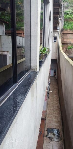 Image 16 - 886548