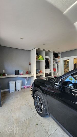 Image 17 - 886550