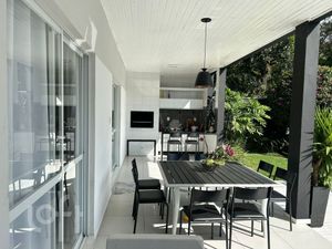 Image 13 - 886552