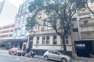 Image 3 - 886555