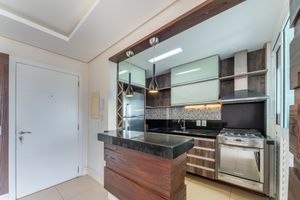 Image 13 - 886556