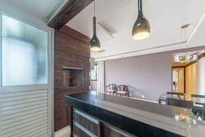 Image 15 - 886556
