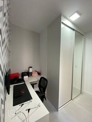 Image 8 - 886559