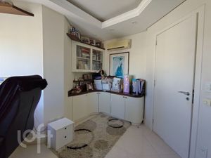 Image 9 - 886564