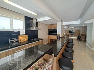 Image 24 - 886565