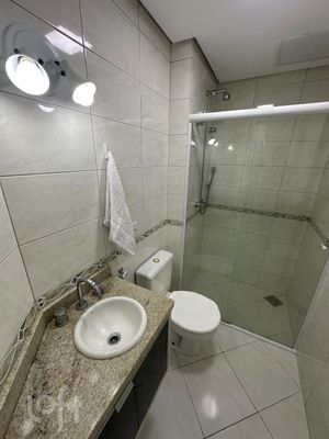 Image 17 - 886567