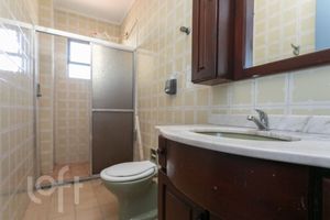 Image 15 - 886569