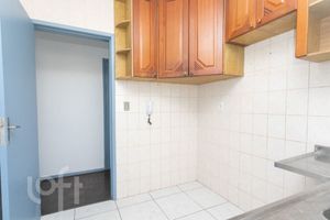 Image 6 - 886569