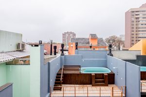 Image 13 - 886604