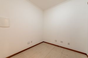 Image 14 - 886604