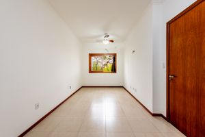 Image 15 - 886604
