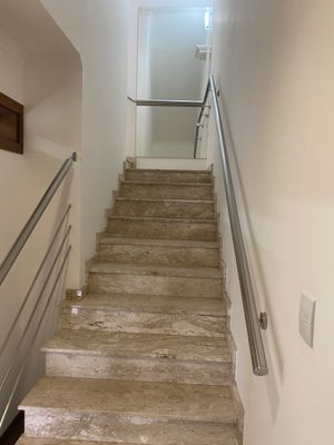 Image 10 - 886604