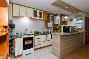 Image 13 - 886607
