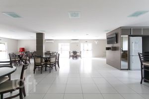 Image 29 - 886607