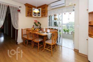 Image 34 - 886607