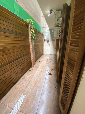 Image 8 - 886608