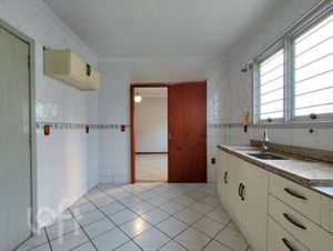 Image 11 - 886609