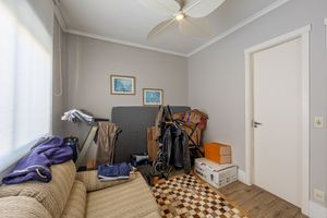 Image 12 - 886611