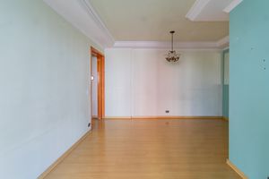 Image 5 - 886614