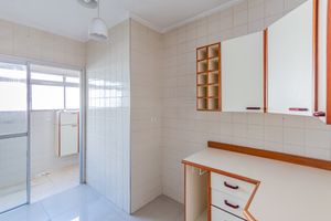Image 26 - 886614