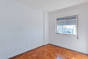 Image 8 - 886617