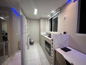 Image 4 - 886618