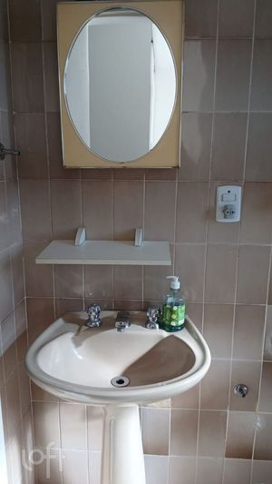 Image 13 - 886619
