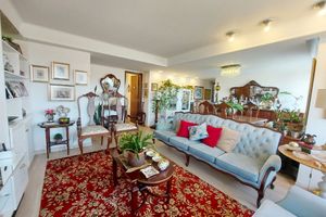Image 4 - 886621