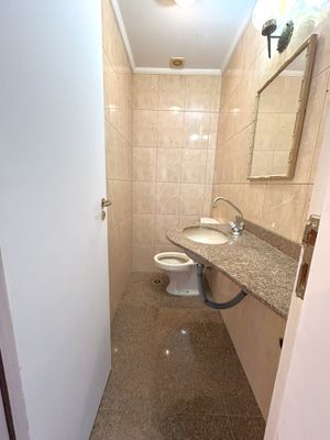 Image 11 - 886624