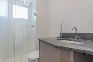 Image 19 - 886627