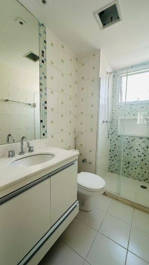 Image 15 - 886628