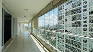 Image 1 - 886628